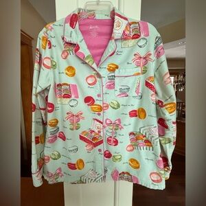 Nick & Nora Women’s Medium Teal Macaron Flannel Print Pajama Top Only.
